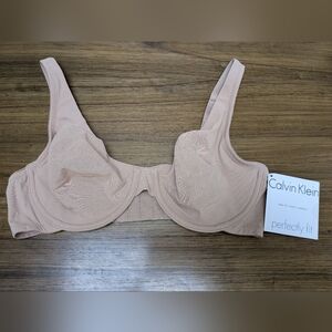 Calvin Klein Perfectly Fit Bra in Light Pink